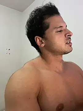 Snapshot of Lucasfit24 chatting on February 13, 11:58 pm Lucasfit24 online show from February 13, 11:58 pm