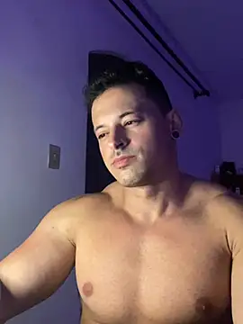 Snapshot of Lucasfit24 chatting on February 27, 11:48 pm Lucasfit24 online show from February 27, 11:48 pm