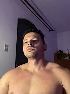 Snapshot of Lucasfit24 chatting on March 6, 11:31 pm Lucasfit24 online show from March 6, 11:31 pm