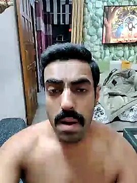 Snapshot of vaibhavchugh38 chatting on February 6, 12:33 am vaibhavchugh38 online show from February 6, 12:33 am
