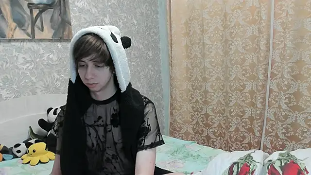 Snapshot of Timothy_Fox chatting on February 6, 12:22 am Timothy Fox online show from February 6, 12:22 am