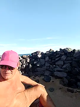 Snapshot of MountJohnXL chatting on December 18, 4:13 pm MountJohnXL online show from December 18, 4:13 pm