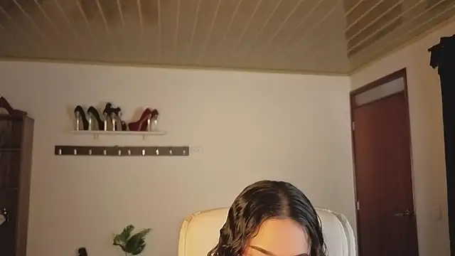 Snapshot of Renaxi_Smith chatting on December 3, 7:56 pm Renaxi Smith online show from December 3, 7:56 pm