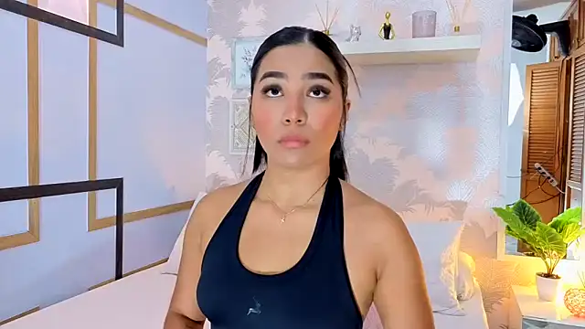 Snapshot of CharlotteGraay chatting on November 19, 7:36 pm CharlotteGraay online show from November 19, 7:36 pm