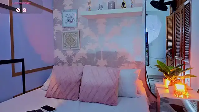 CharlotteGraay online show from March 27, 7:57 pm