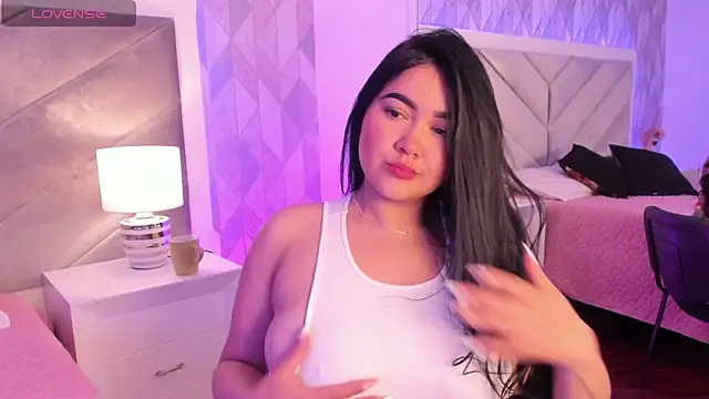 Snapshot of Sara__collins__ chatting on January 25, 12:26 pm Sara  collins   online show from January 25, 12:26 pm