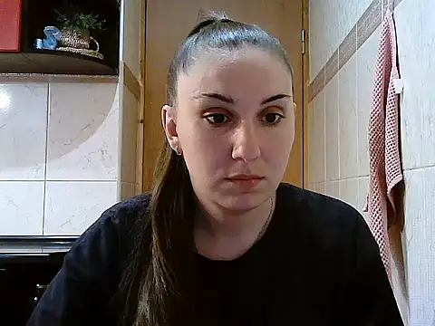 Snapshot of Yuliia30 chatting on May 31, 2:24 pm Yuliia30 online show from May 31, 2:24 pm