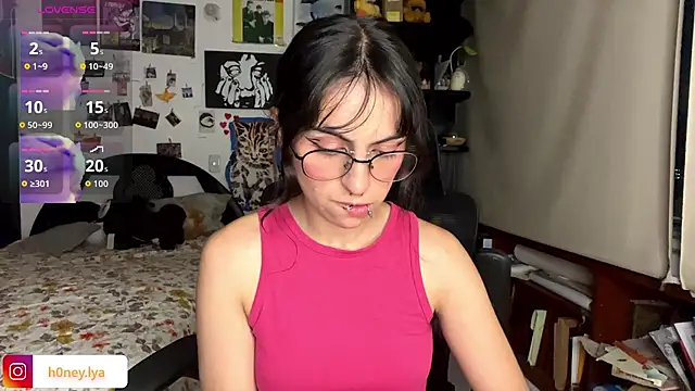 B0nnie H0ney online show from May 28, 2:09 am