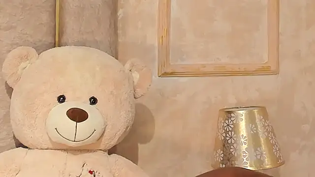 Snapshot of LilaBeily chatting on January 21, 12:46 am LilaBeily online show from January 21, 12:46 am