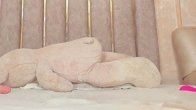 Snapshot of LilaBeily chatting on February 11, 1:41 am LilaBeily online show from February 11, 1:41 am