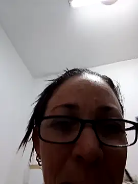 Zuzell Sweet online show from February 3, 5:40 am