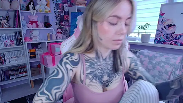 Snapshot of Catharsisi chatting on November 12, 12:49 pm Catharsisi online show from November 12, 12:49 pm