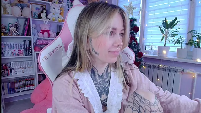 Snapshot of Catharsisi chatting on December 22, 12:35 pm Catharsisi online show from December 22, 12:35 pm