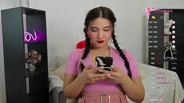 Snapshot of anna_elfi chatting on February 12, 9:52 am anna elfi online show from February 12, 9:52 am