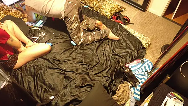 AQuickPhyx online show from April 3, 7:39 am