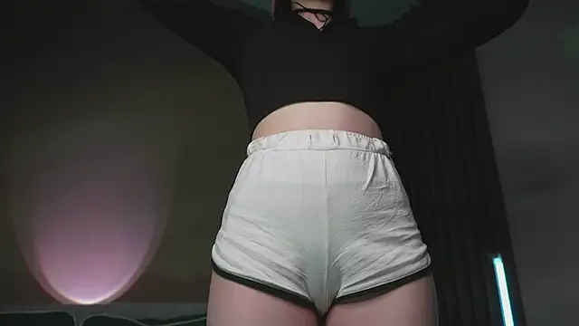 milasmiu online show from February 13, 6:05 pm