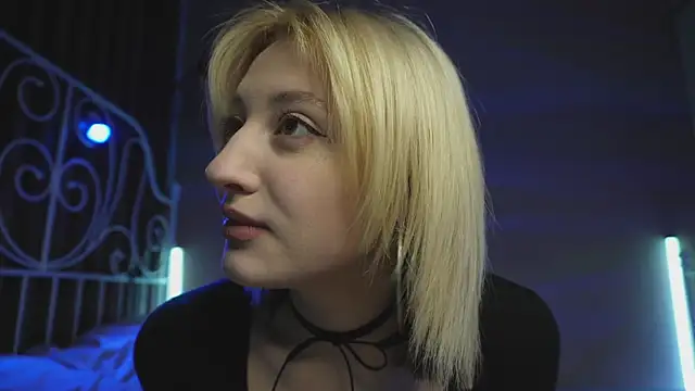 milasmiu online show from February 15, 3:06 pm