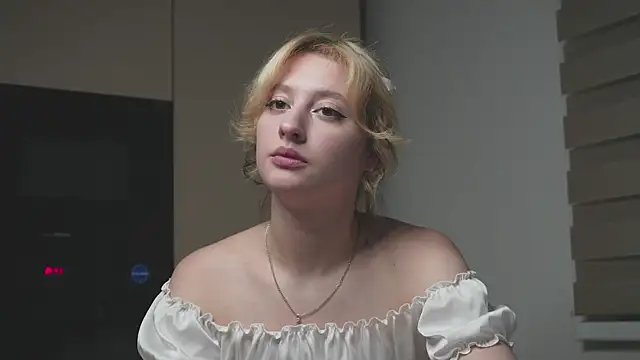 milasmiu online show from February 20, 6:24 pm