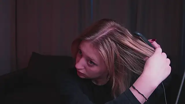 milasmiu online show from November 27, 4:03 am