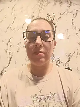 Snapshot of CHARLOTTE_1711 chatting on July 14, 3:11 am CHARLOTTE 1711 online show from July 14, 3:11 am