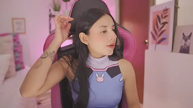 Hade collinss online show from January 8, 6:21 pm