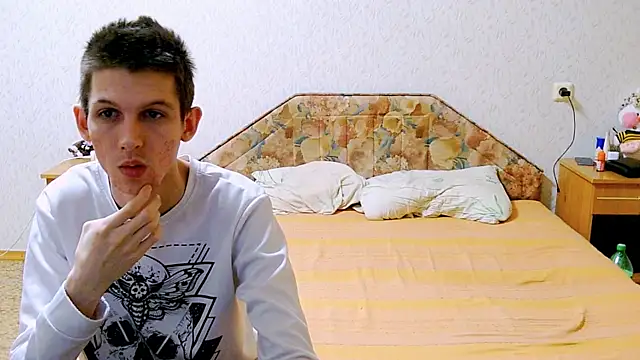 Snapshot of Lester_Broo chatting on March 9, 2:50 am Lester Broo online show from March 9, 2:50 am