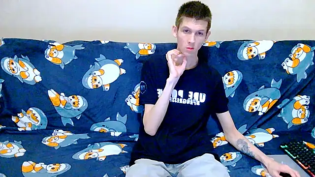 Snapshot of Lester_Broo chatting on December 18, 9:32 pm Lester Broo online show from December 18, 9:32 pm