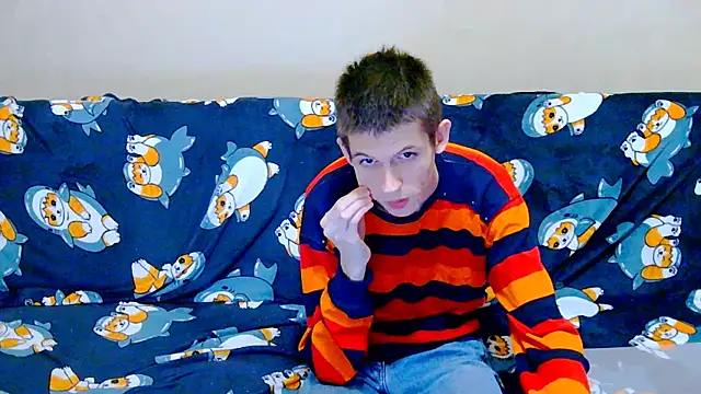 Snapshot of Lester_Broo chatting on December 19, 7:32 pm Lester Broo online show from December 19, 7:32 pm