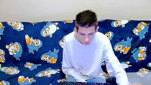 Snapshot of Lester_Broo chatting on December 21, 5:53 pm Lester Broo online show from December 21, 5:53 pm