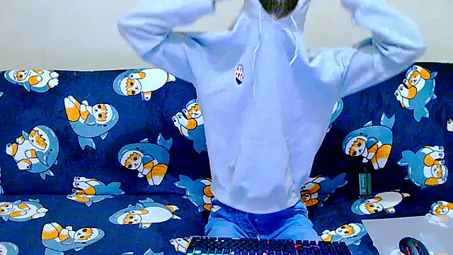 Snapshot of Lester_Broo chatting on January 8, 4:26 am Lester Broo online show from January 8, 4:26 am