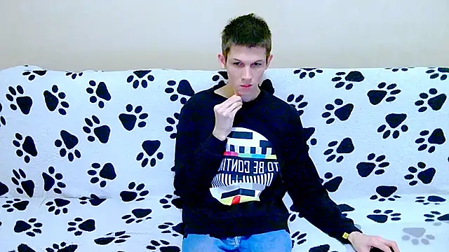 Snapshot of Lester_Broo chatting on February 8, 6:06 am Lester Broo online show from February 8, 6:06 am