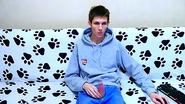 Snapshot of Lester_Broo chatting on February 21, 8:21 pm Lester Broo online show from February 21, 8:21 pm