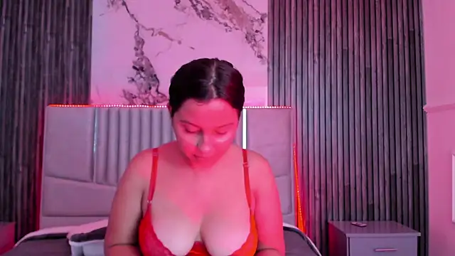 Snapshot of Thaliiajones chatting on January 19, 2:59 pm Thaliiajones online show from January 19, 2:59 pm