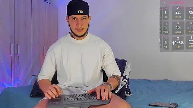 austinoficial online show from November 18, 9:08 pm