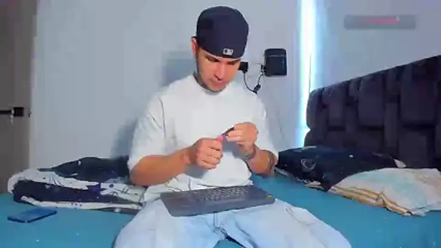 austinoficial online show from March 13, 8:59 pm