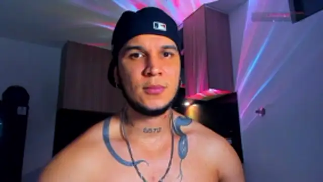 austinoficial online show from April 10, 11:31 pm