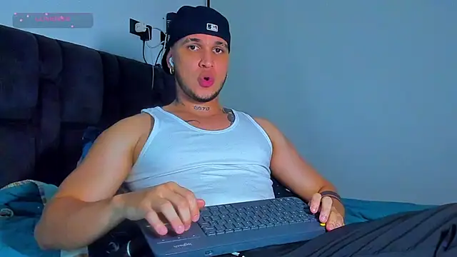 austinoficial online show from May 11, 1:00 am
