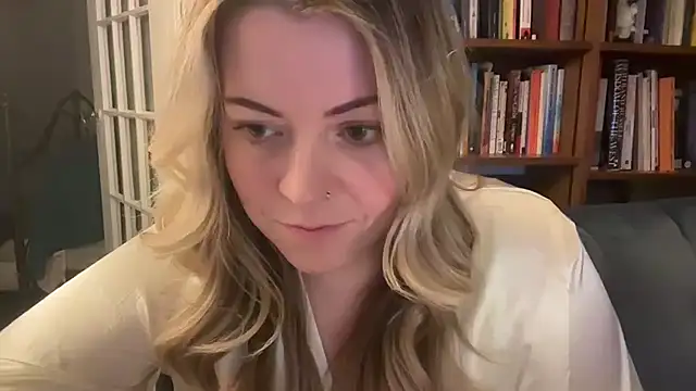 Snapshot of girlnextdoorjoelle chatting on January 11, 8:43 am girlnextdoorjoelle online show from January 11, 8:43 am