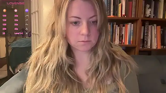 Snapshot of girlnextdoorjoelle chatting on January 27, 5:47 am girlnextdoorjoelle online show from January 27, 5:47 am