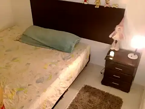 Snapshot of Aurrorasweet chatting on February 5, 2:51 am Aurrorasweet online show from February 5, 2:51 am