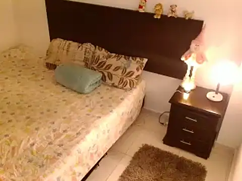 Snapshot of Aurrorasweet chatting on February 11, 12:38 am Aurrorasweet online show from February 11, 12:38 am