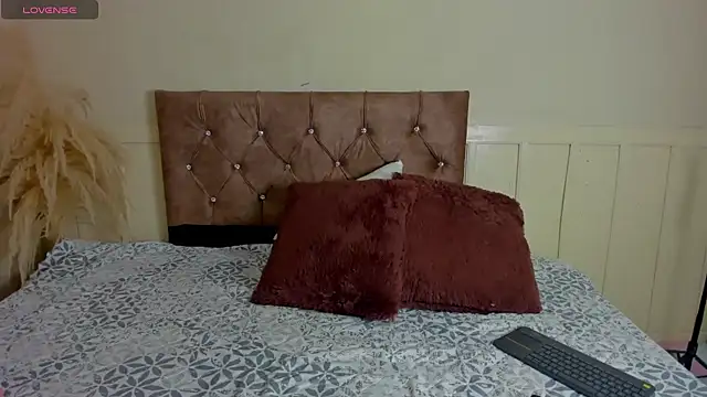 Natashawool1 online show from February 25, 3:16 pm