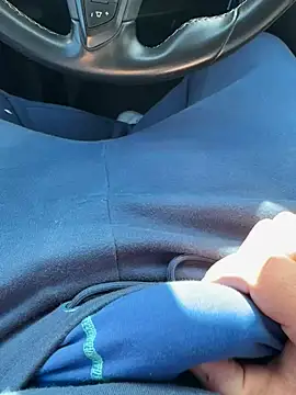 Snapshot of DutchPublic chatting on March 17, 10:17 am DutchPublic online show from March 17, 10:17 am