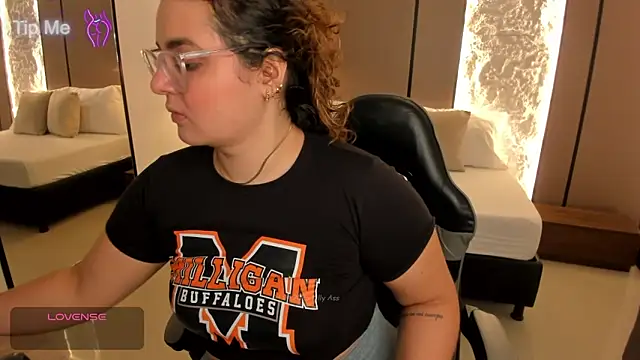 lilly ass  online show from April 4, 12:46 pm