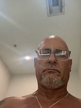 carlospingalinda online show from October 2, 10:39 pm