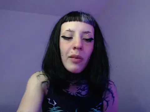 Snapshot of bad_doll_bb chatting on October 24, 4:42 am bad doll bb online show from October 24, 4:42 am