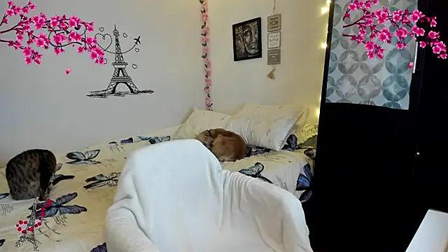 nataparis online show from March 10, 11:54 pm