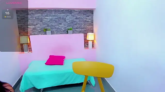 Snapshot of ScarletEmber3 chatting on February 17, 4:31 am ScarletEmber3 online show from February 17, 4:31 am