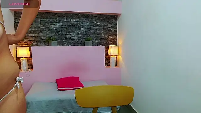 Snapshot of ScarletEmber3 chatting on February 26, 4:36 am ScarletEmber3 online show from February 26, 4:36 am