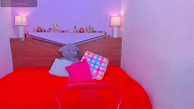 Snapshot of ScarletEmber3 chatting on March 4, 4:06 am ScarletEmber3 online show from March 4, 4:06 am